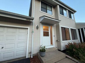 Building Photo - 1410 Whispering Springs Cir