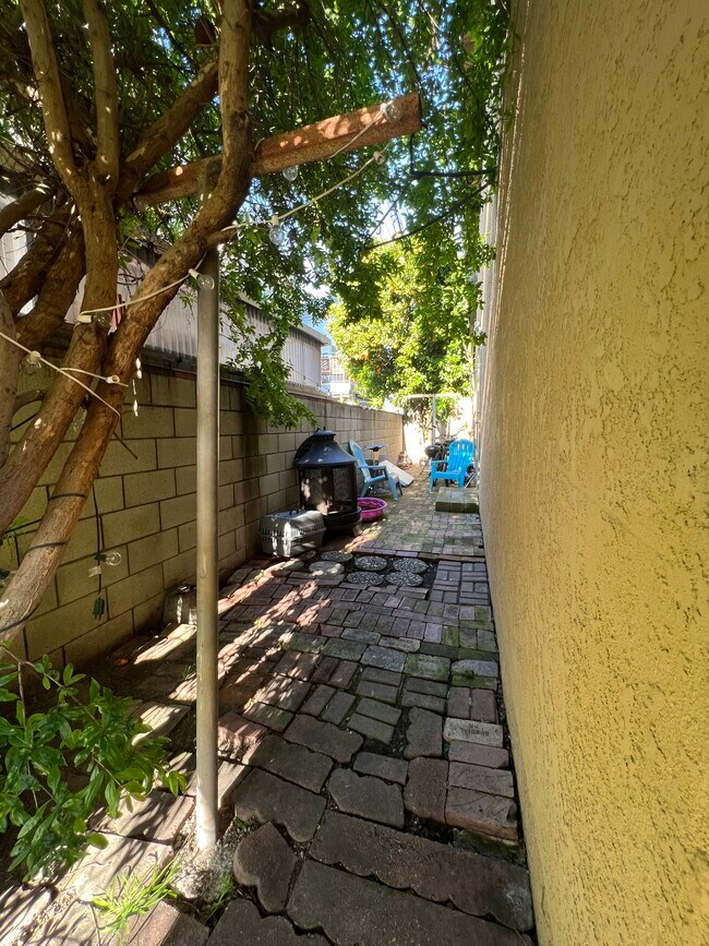 Foto del edificio - 4151 W 163rd St