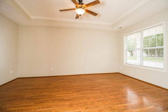 Building Photo - 3400 Hardwood Dr