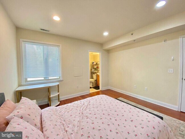 Foto del edificio - 1417 N 17th St