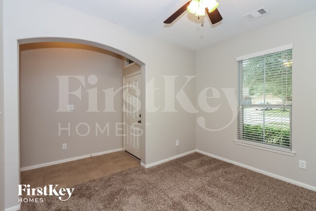 Building Photo - 16342 River Wood Ct