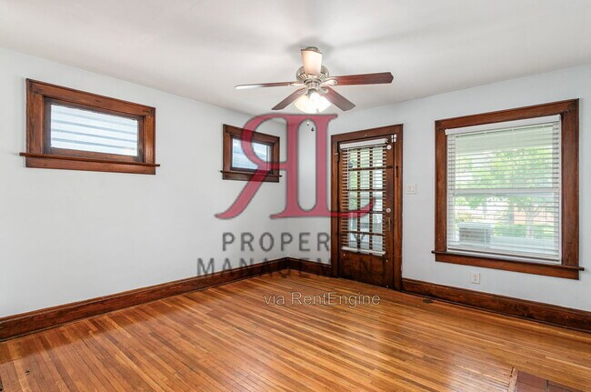 Foto del edificio - 247 E Jenkins Ave