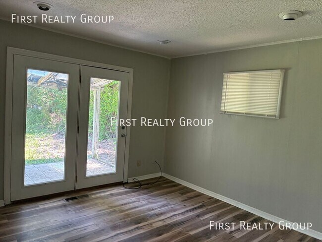 Building Photo - 4841 Gardendale Ave