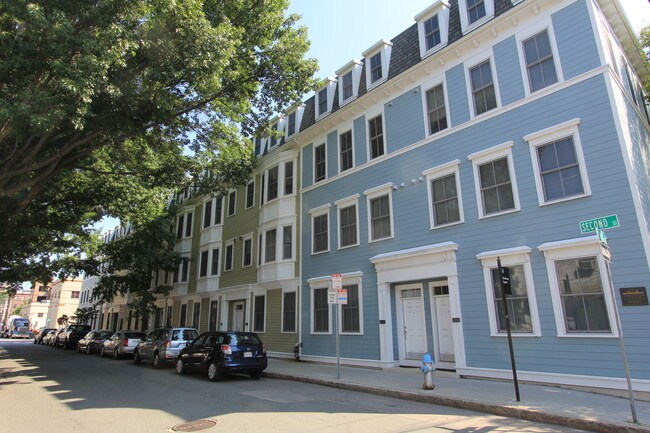 Building Photo - 110 2nd St