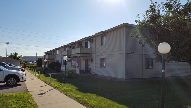 Building Photo - 2204 Valleyhigh Dr NW