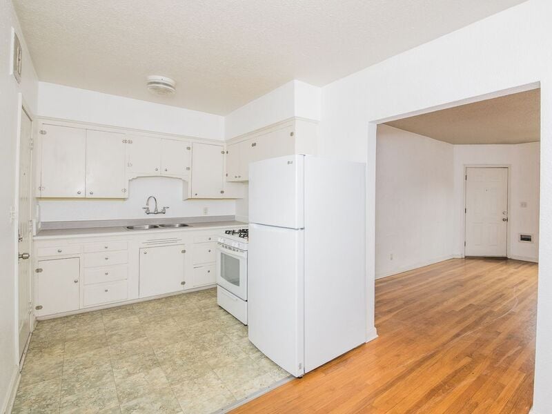 Photo - 927 NE Alberta St