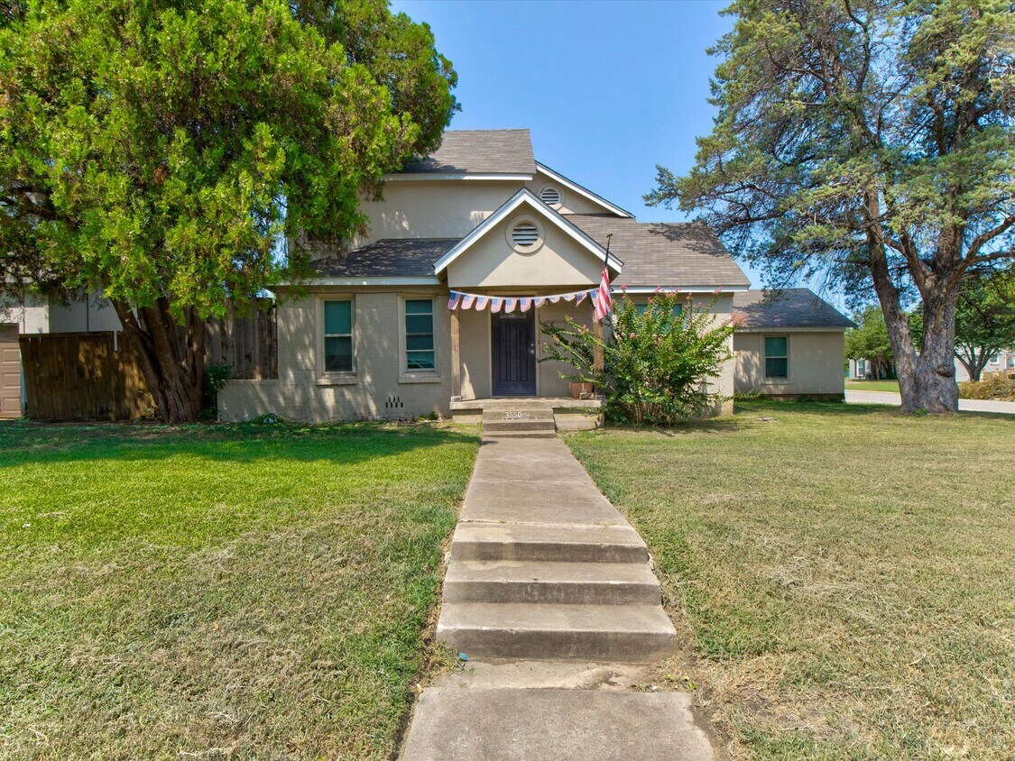 Primary Photo - 3550 Kell St