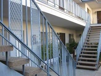 Building Photo - 1123 W 164th St