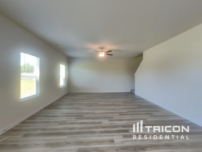 Building Photo - 263 Oliver Dr