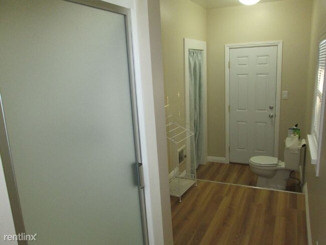 Building Photo - 1 br, 1 bath Apartment - 234 Armsley Square