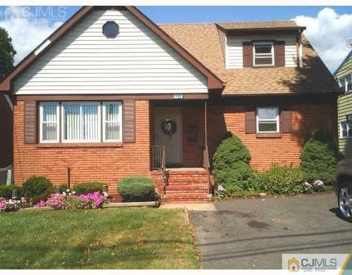 1160 Roosevelt Ave, Carteret, NJ 07008 Room for Rent in Carteret, NJ