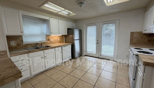 Building Photo - 1842 Paine Ave