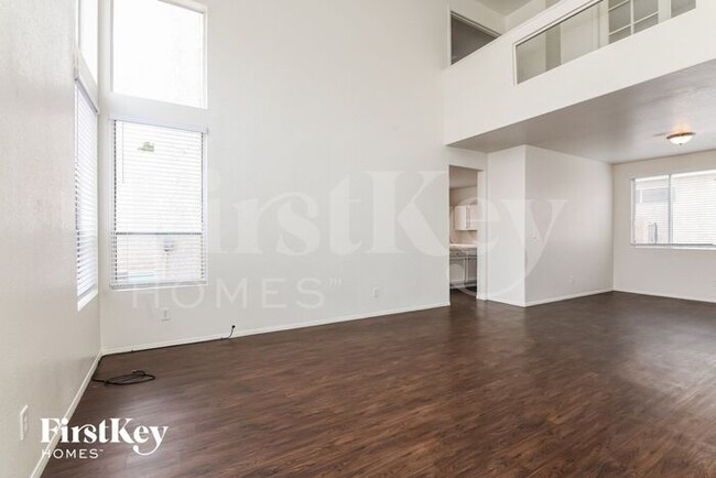 Foto del edificio - 1705 Talon Ave