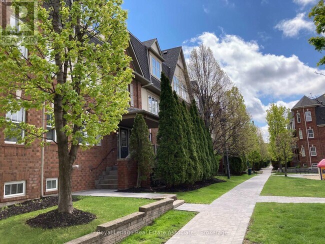 Photo du bâtiment - 730 Neighbourhood Cir