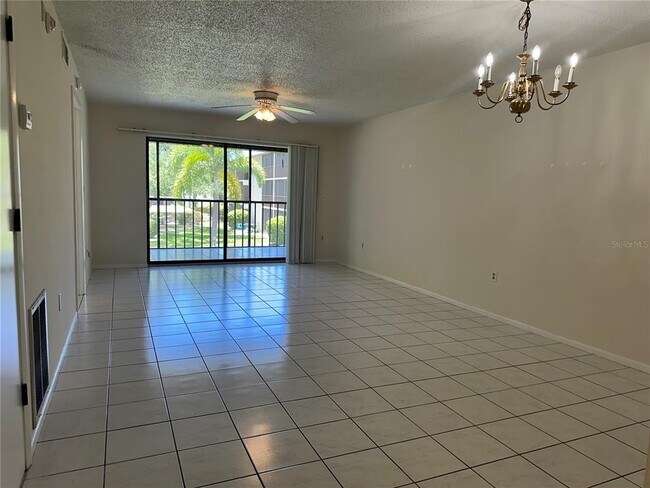Foto del edificio - 7205 Curtiss Ave
