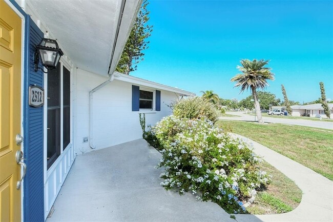 Building Photo - 2512 Post Rd