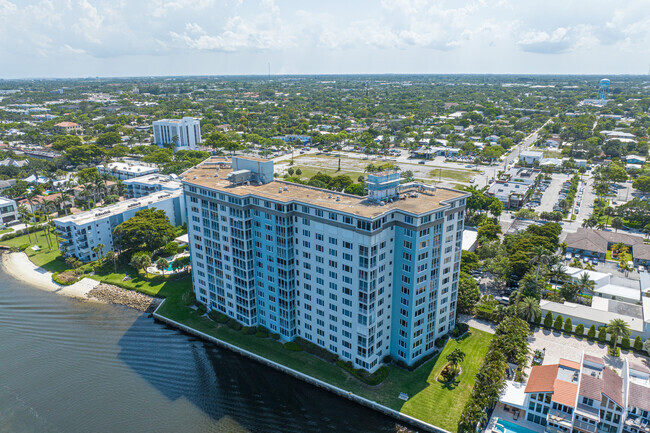 Context - The Barrton Condominiums