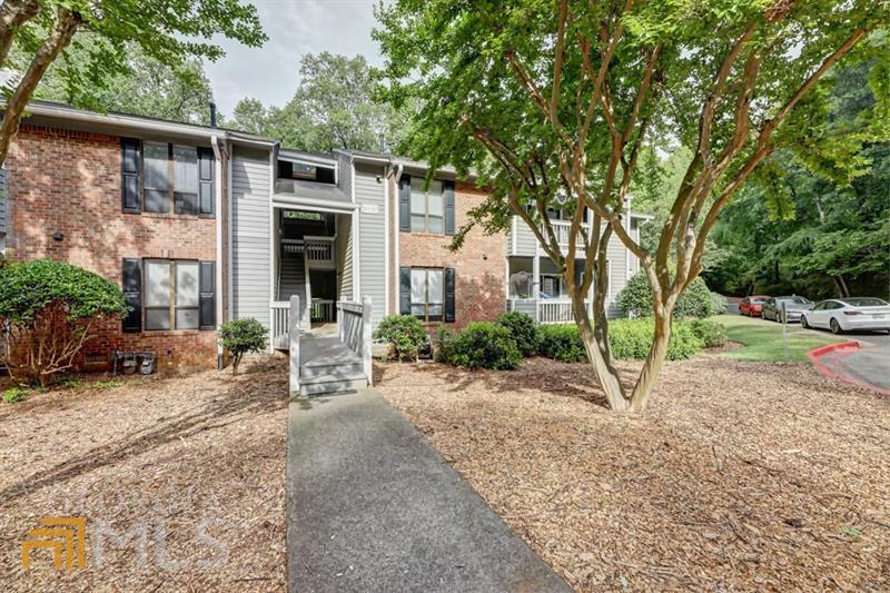 529 Warm Springs Cir, Roswell, GA 30075 Room for Rent in Roswell, GA