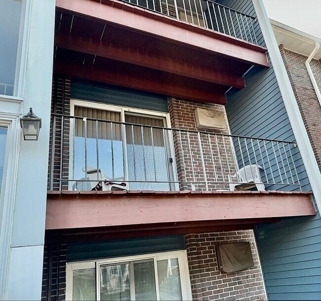 Foto del edificio - 7 Woodcrest Ct