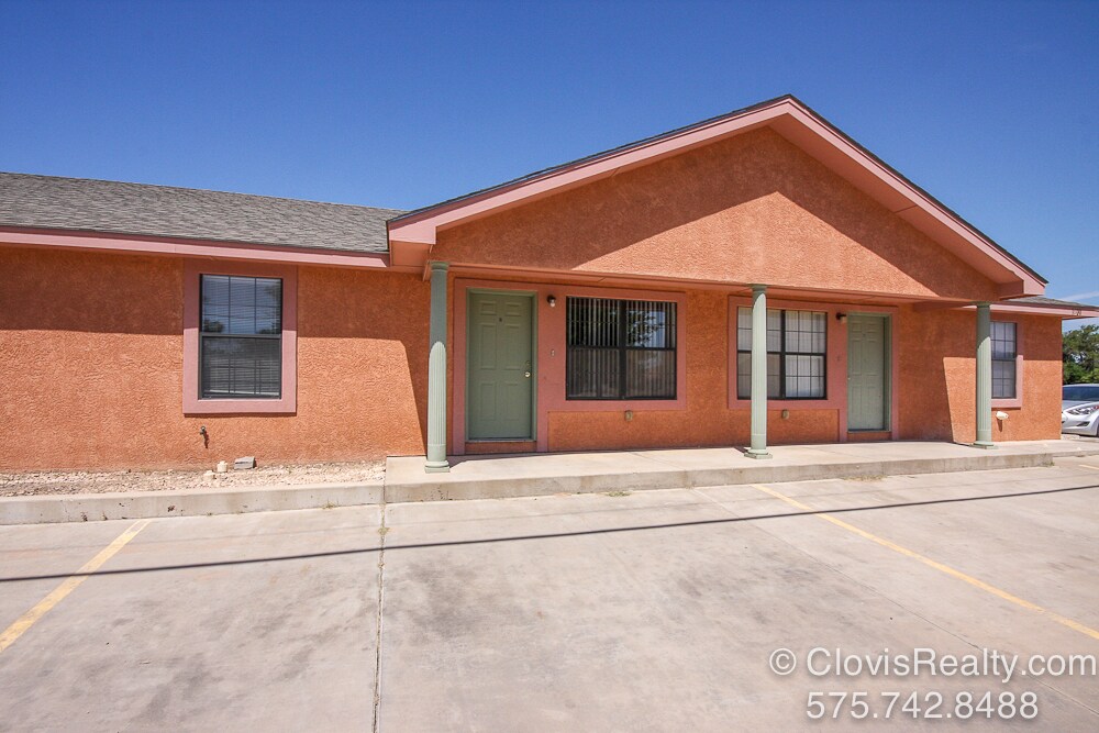 Front of Apartment - 1600 S Avenue I
