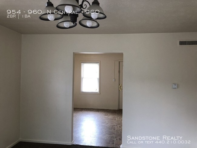 Foto del edificio - 960-960 N Central Dr