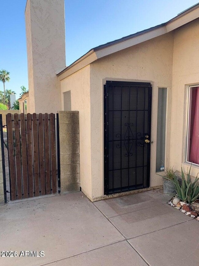 Foto del edificio - 4043 W Camino Del Rio