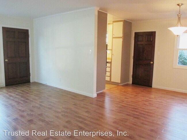 Foto del edificio - 6048-6056 Woodland St