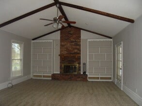 Building Photo - 402 Melbourne Dr