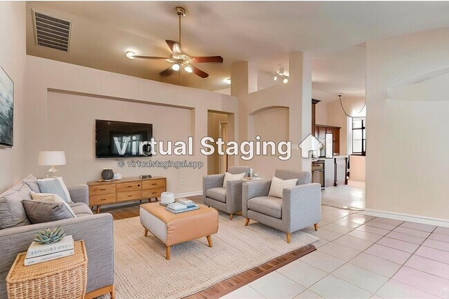 Foto del edificio - Renovated One Story NW Homes. Laminate Wood and Tile Flooring Throughout