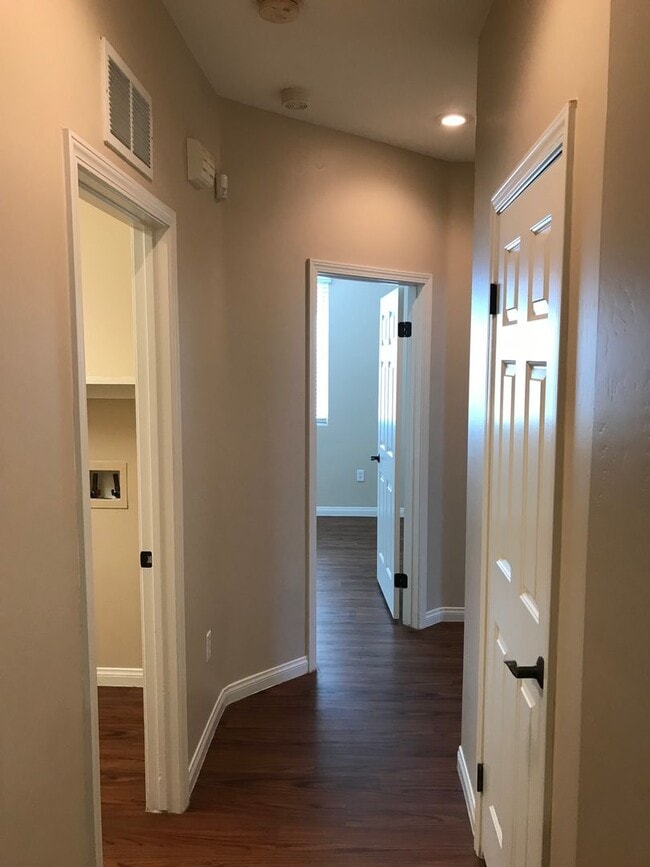 Building Photo - 11633 Morgan Hill Dr