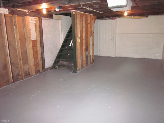 Building Photo - 4 br, 1.5 bath House - 127 W Alcott St