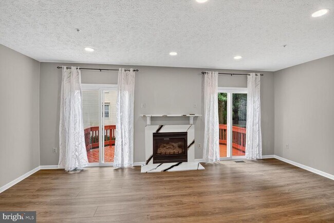 Foto del edificio - 1605 Woodview Ct