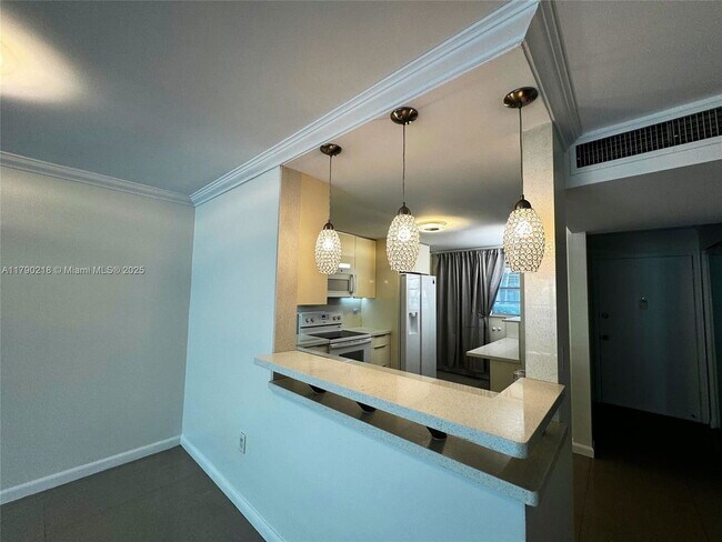 Foto del edificio - 1680 NE 191st St