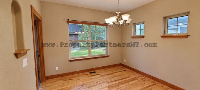 Foto del edificio - 4236 Monroe St