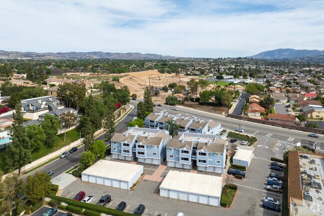 Foto del edificio - Lakeview Terrace Condominiums