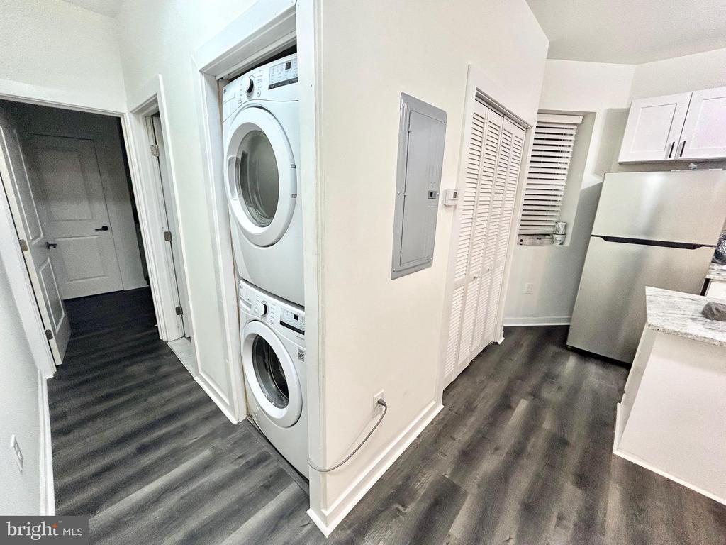 Foto principal - 6145 Lansdowne Ave