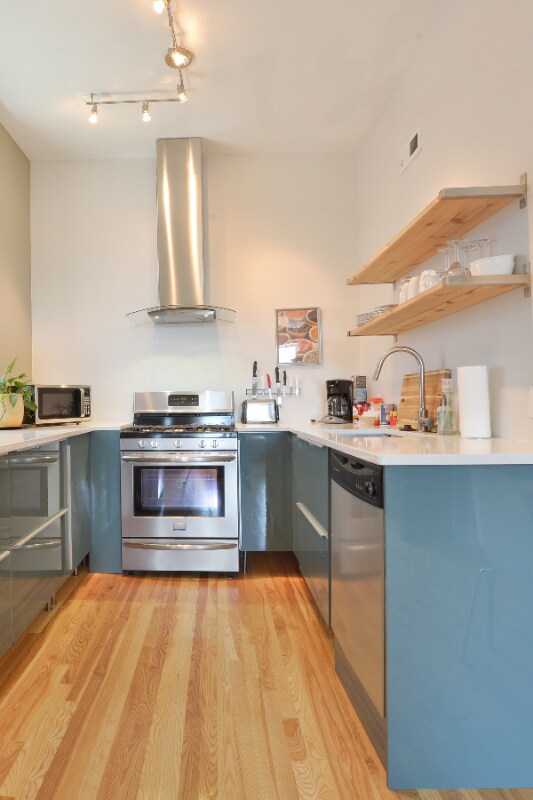 Foto del edificio - 4237 Gibson Ave