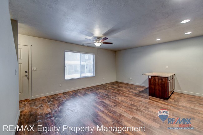Building Photo - 141 W 710 N