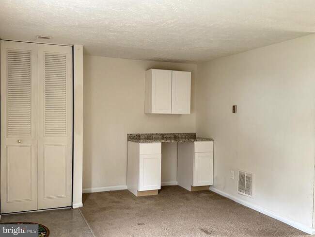 Building Photo - 15112 Arum Pl