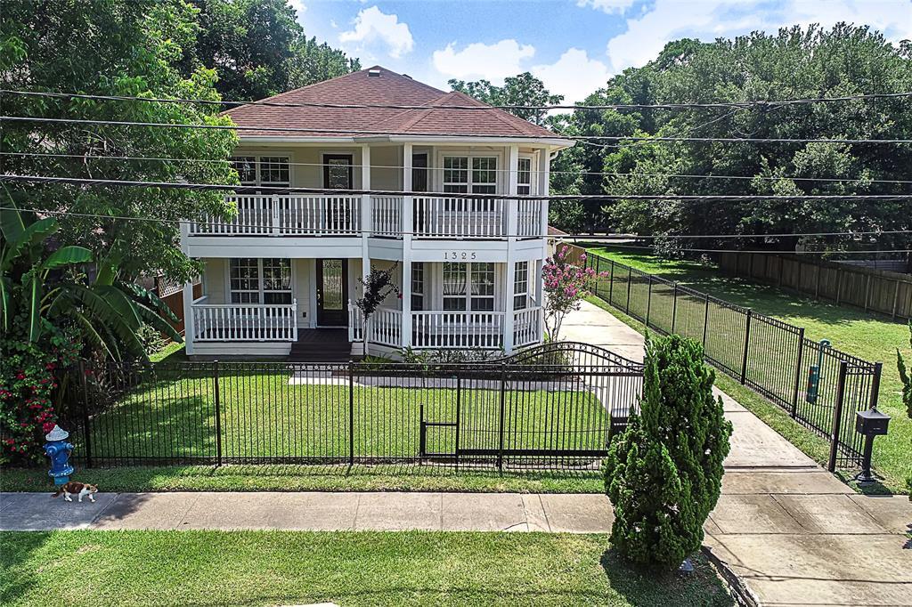 Primary Photo - 1325 Milby St