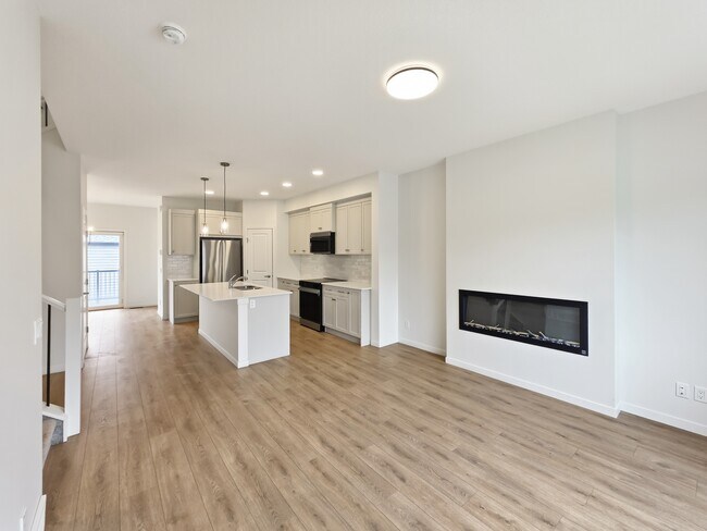 Building Photo - 2205 Bayview Dr SW