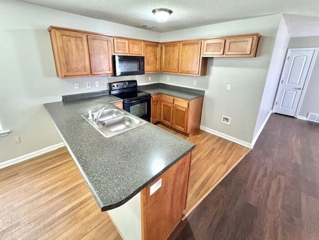 Building Photo - Cordova 3 Bedroom 2 Bath Home Available Now!