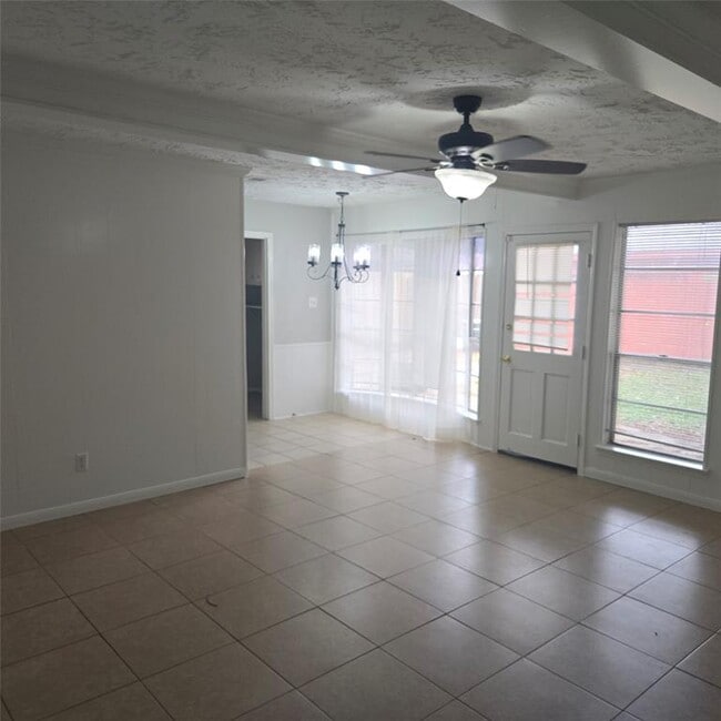Building Photo - 11902 Scottsdale Dr