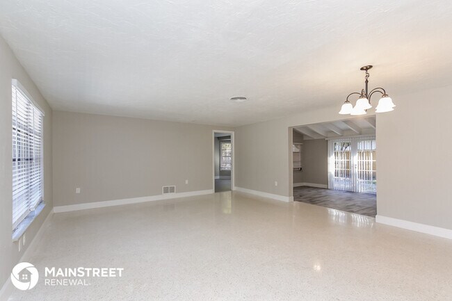 Building Photo - 2175 Gentian Rd