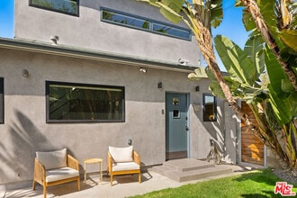 Building Photo - 1089 Palms Blvd