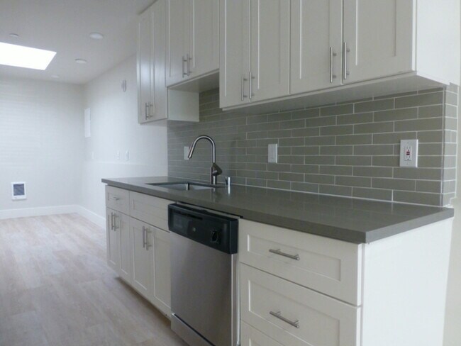 Building Photo - 1391 8th Ave