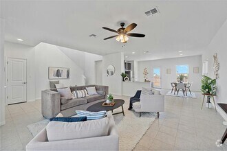 Building Photo - 9713 Grapevine Leaf Dr