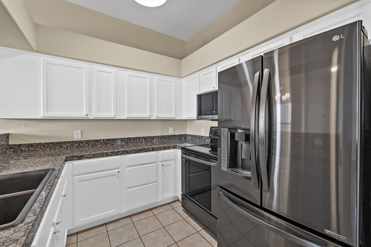 Foto del edificio - 16354 E Palisades Blvd