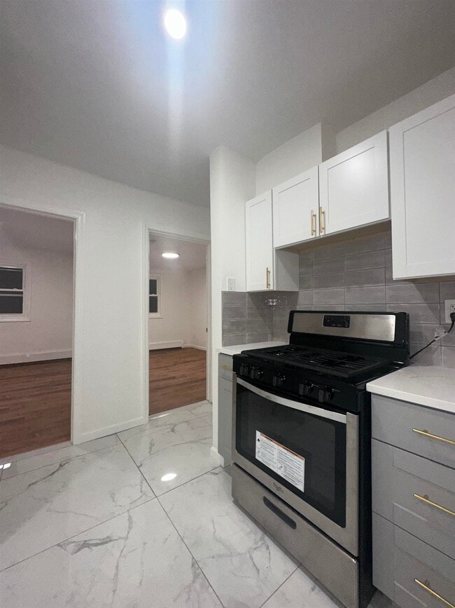 Building Photo - 23 Valley Pl