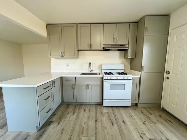 Building Photo - 33441-33443 4th St, Union City, CA 94587
